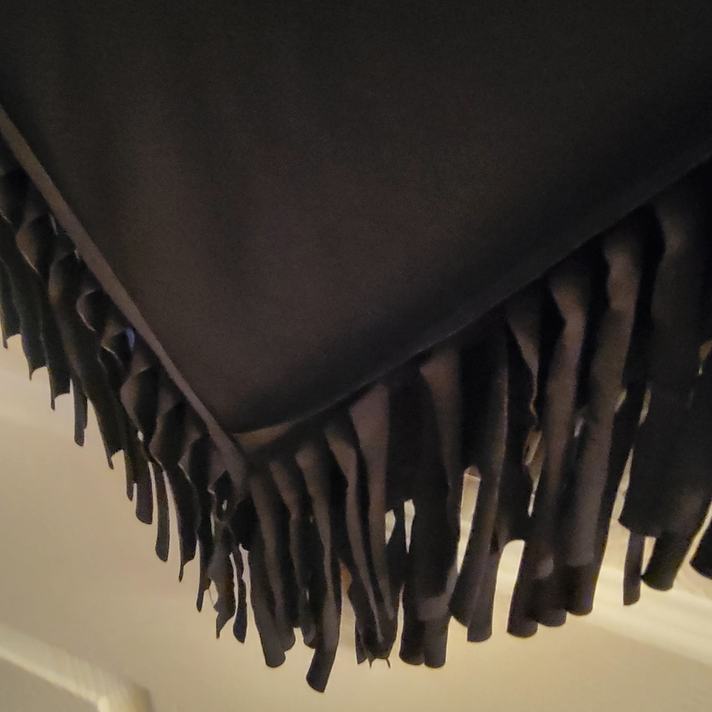 Poncho - Picture 3 of 3